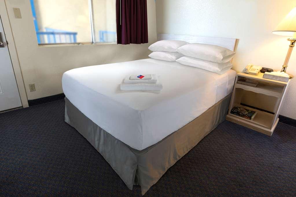 Americas Best Value Inn Holly Springs Room photo